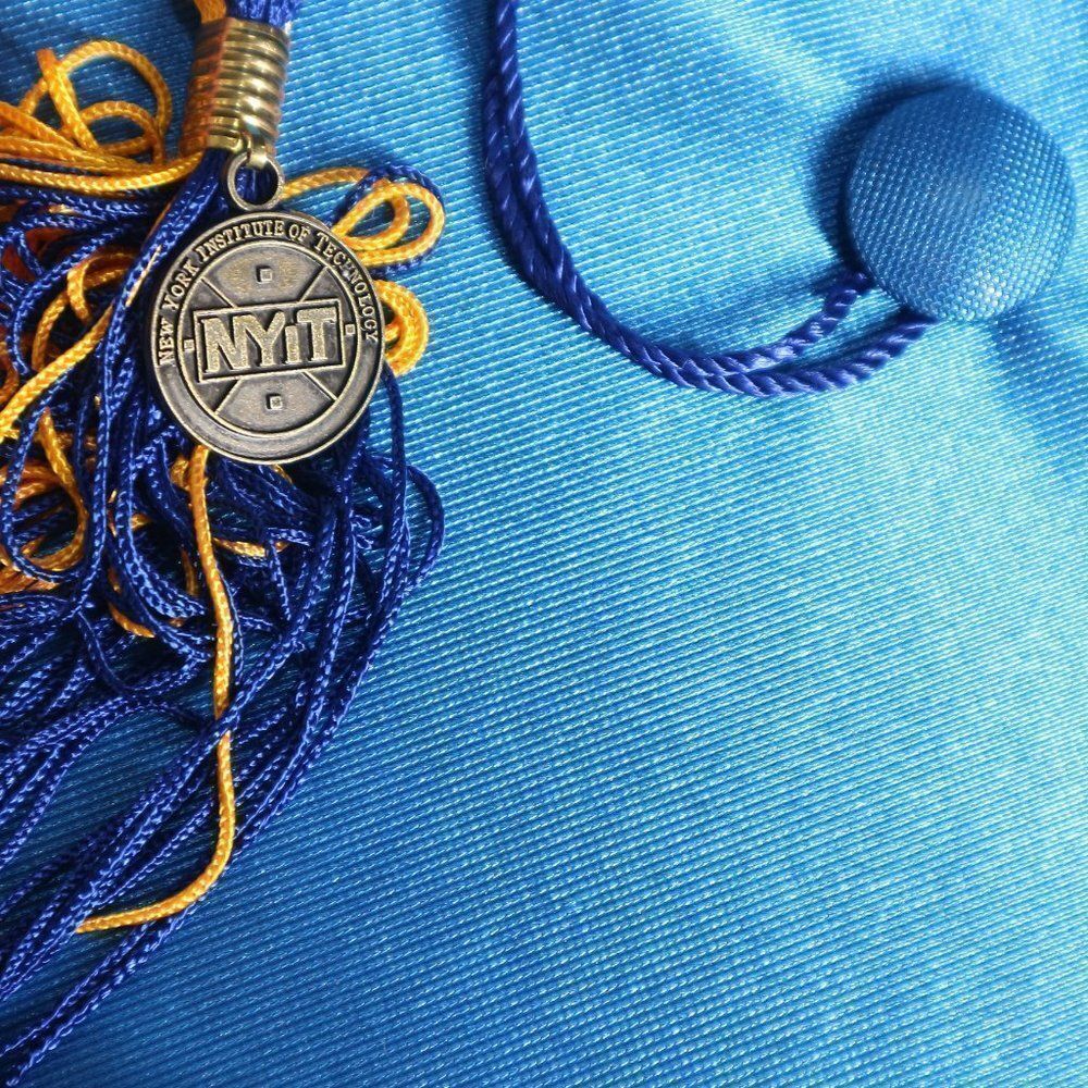 Blue Cap and Gown 5'5"/5'6" - Picture 5 of 8